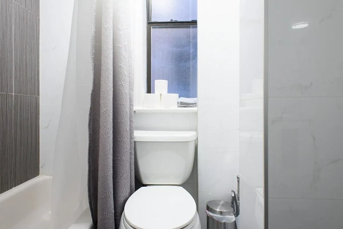 428-4R Prime Midtown Large 2 Bedroom Newly Furnished New York Appartement
