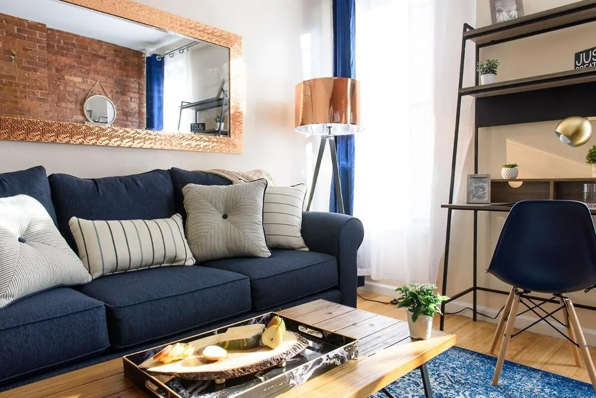 428-4R Prime Midtown Large 2 Bedroom Newly Furnished New York Appartement